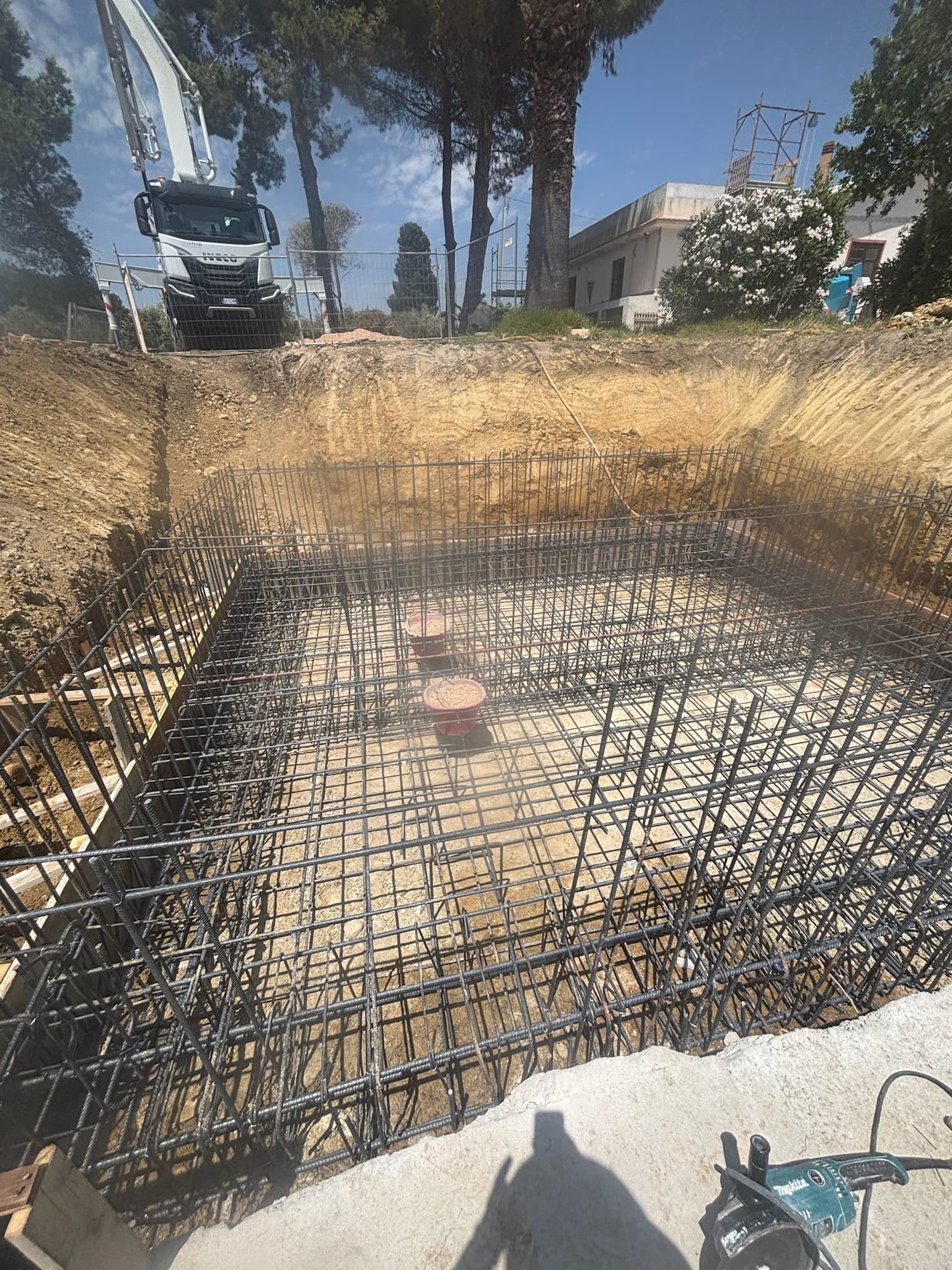 Scavi e preparazione del terreno per piscina interrata - Menfi (AG)